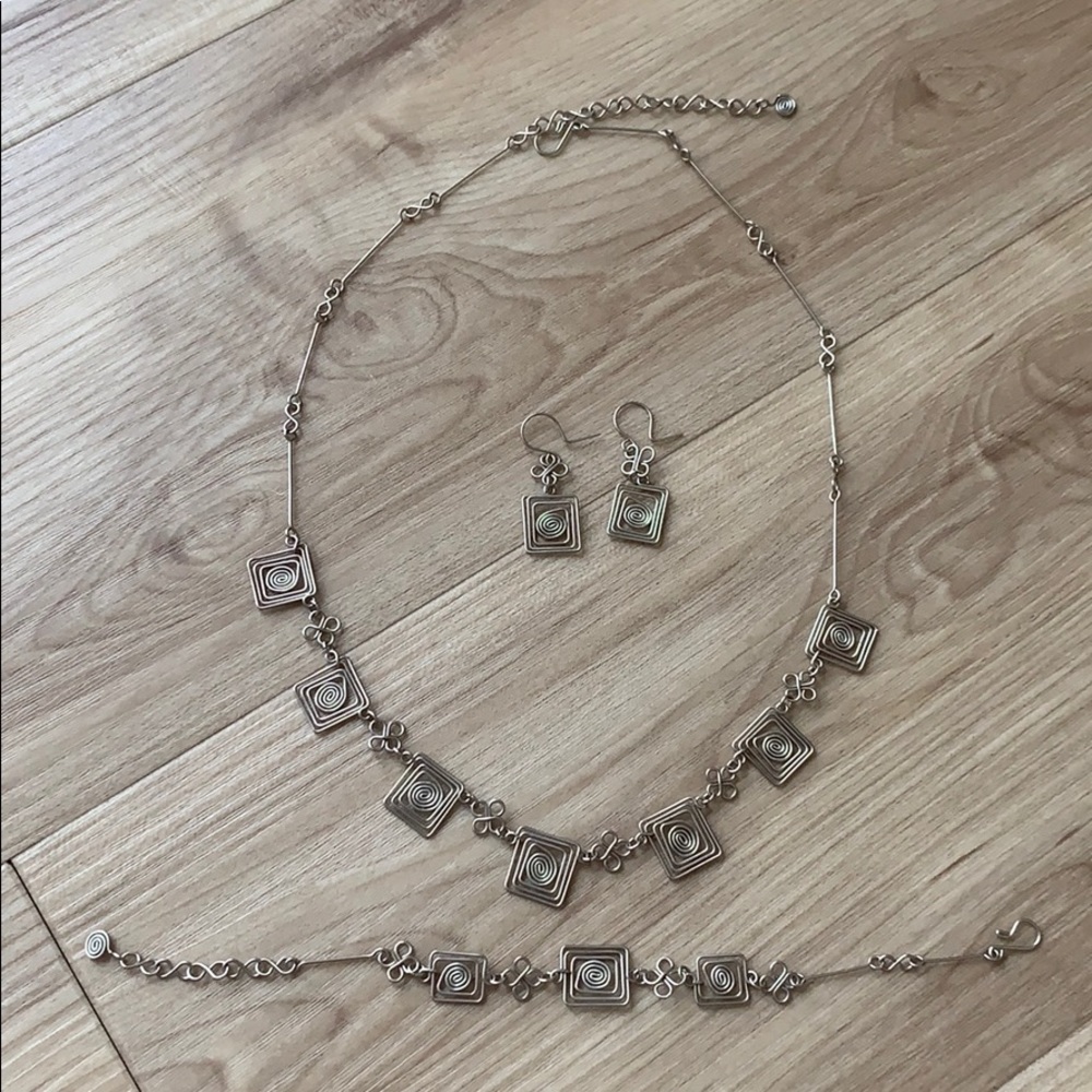 Necklace set